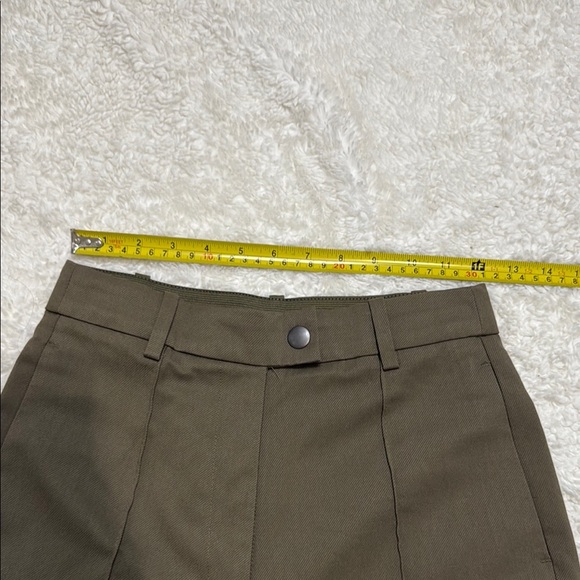 H&M GREEN PANTS NWT | SIZE 2 | CASUAL PANTS - Picture 5 of 13